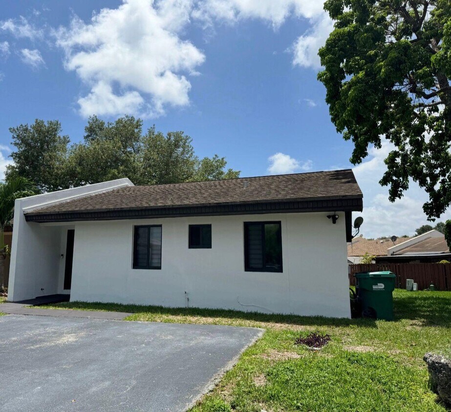Foto principal - 5402 SW 138th Ave