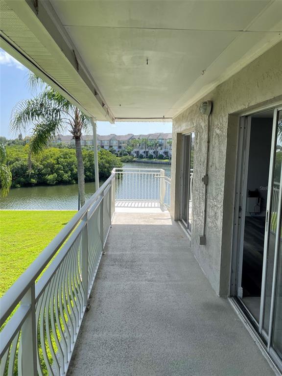 Foto del edificio - 8812 Bay Pointe Dr