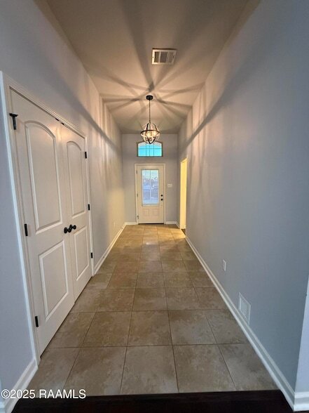 Foto del edificio - 309 Sun Ridge St