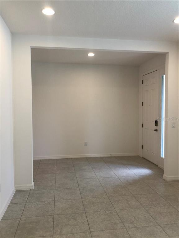 Building Photo - 14035 W Colonial Dr