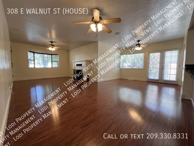 Foto del edificio - Charming 3 Bedroom Home - Coming Soon