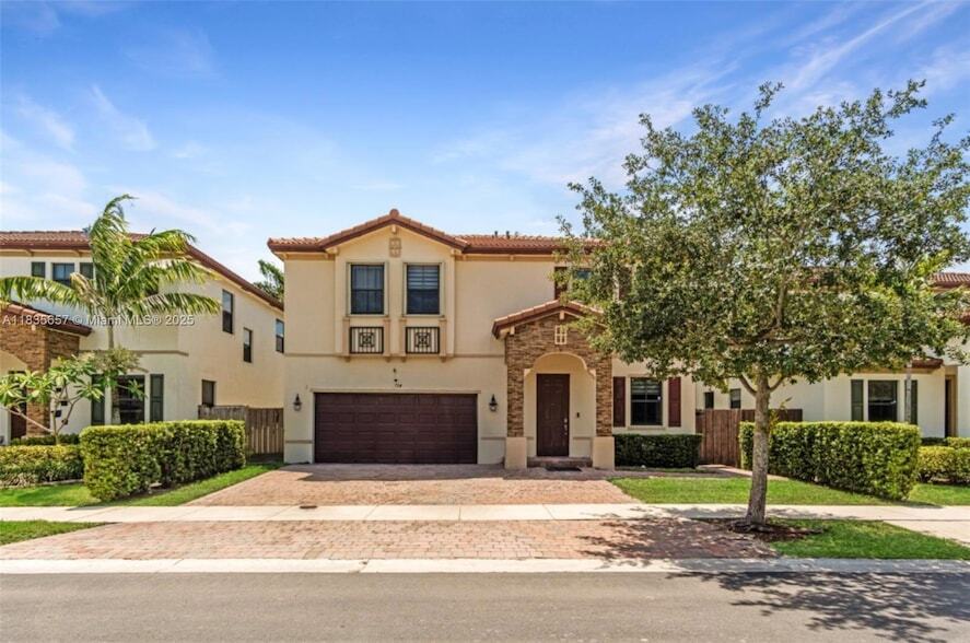Foto principal - 724 SE 37th Ave