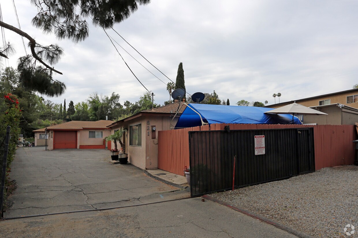 Foto del edificio - 821 Sinkler Way
