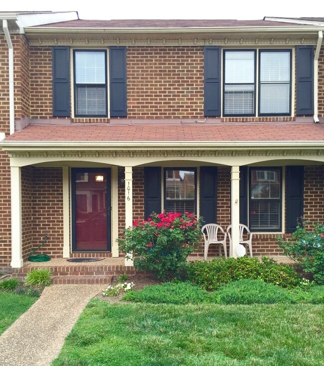 Building Photo - 1016 Colonial Meadows Way