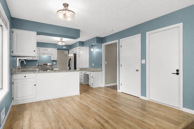 Kitchen - 2808 Aglen St
