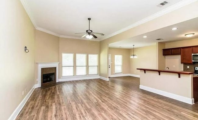 Livingroom - 42448 Blythwood Blvd