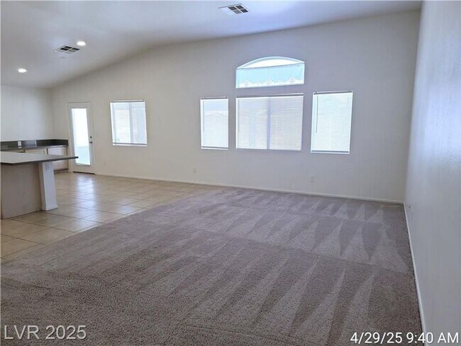 Foto del edificio - COMING SOON -- Ready no later than End of April