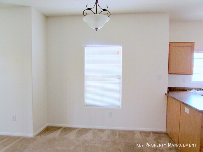 Foto del edificio - 3915 Legend Hills St