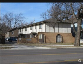 Building Photo - 1415 N Main St