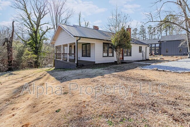 Building Photo - 511 Mountain Creek Rd