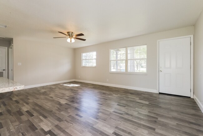 Foto del edificio - 147 NW 10th Dr