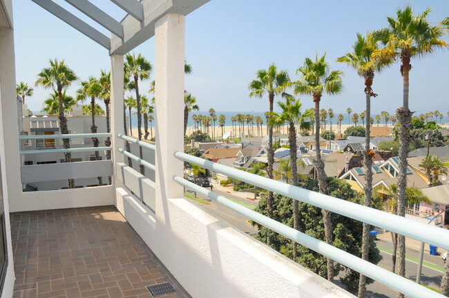 Wraparound Whitewater Ocean View Balcony - 120 Ocean Park Blvd