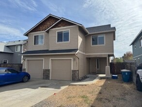 Building Photo - 1373 SW 27th St