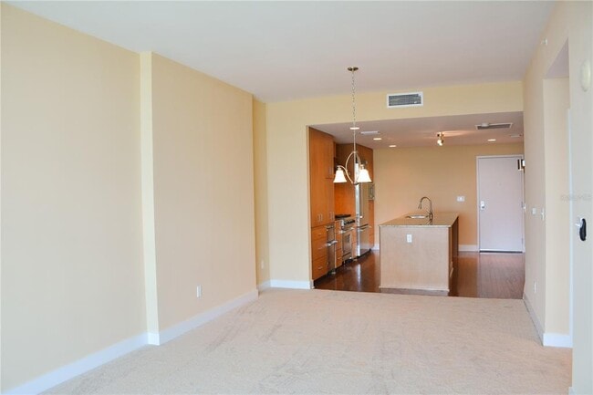 Foto del edificio - 1208 E Kennedy Blvd