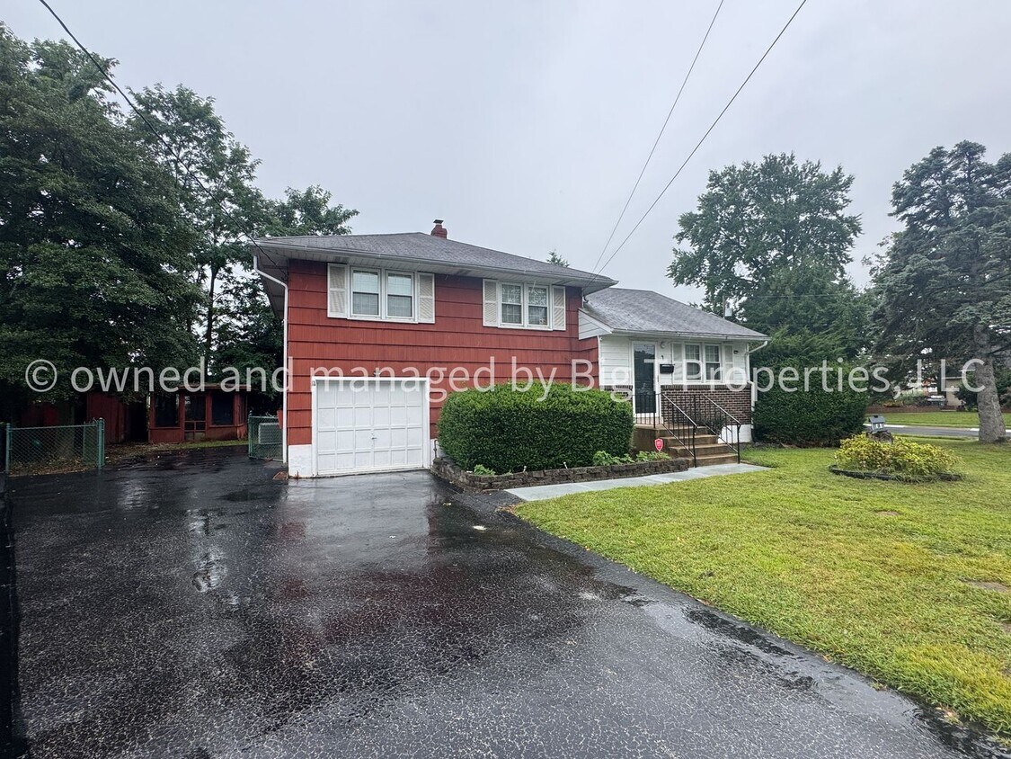 3 Bedroom Home Available For Rent! - 3 Bedroom Home Available For Rent!