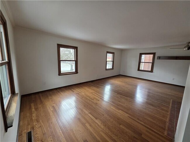 Foto del edificio - 28 E Jeffrey Pl