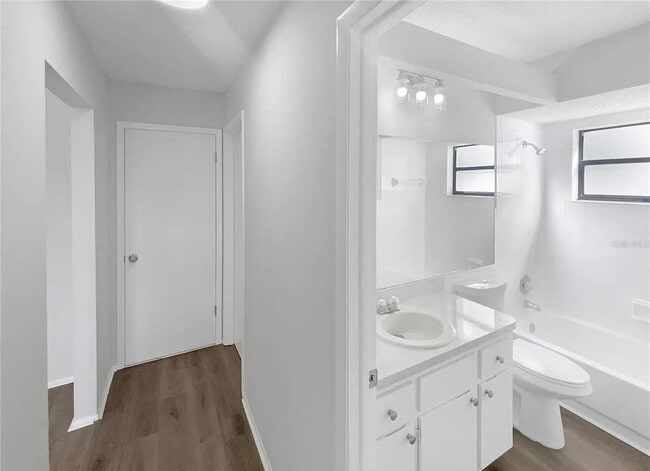 Building Photo - 7846 Cayuga Dr