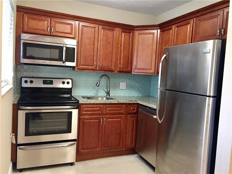 Kitchen - 5125 NE 22nd Ave