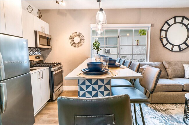 Foto del edificio - 7834 Abbott Ave