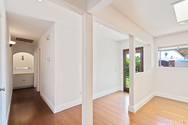 Building Photo - 24061 La Rosa Dr