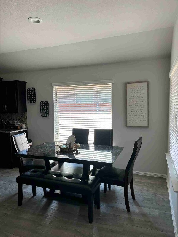 Foto del edificio - 9700 Snowbell Ln