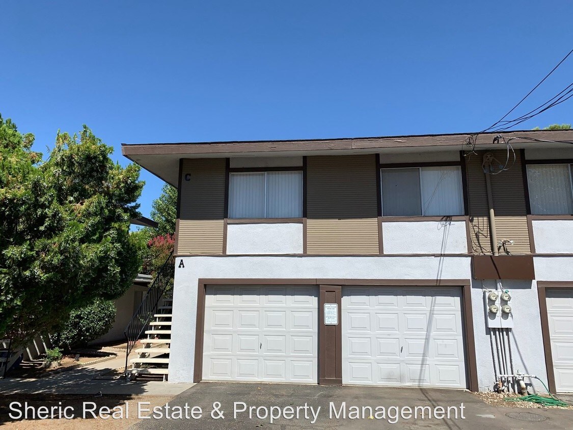 Primary Photo - 2 br, 2 bath House - 55200 Airlane Dr. 11A