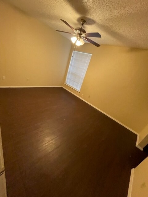 Habitación principal - 500 E Denton Dr
