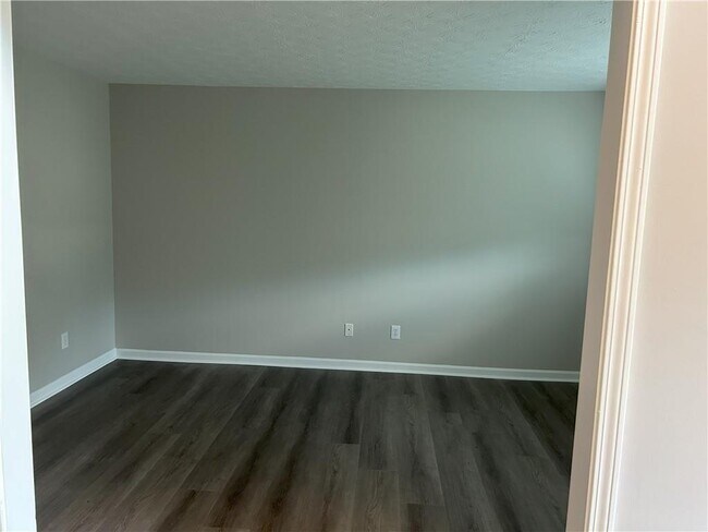 Foto del edificio - 1551 Swan Valley Ct