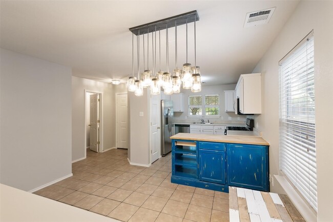 Foto del edificio - 2224 Bluffstone Dr