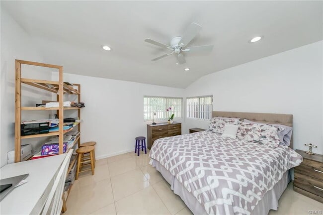 Building Photo - 814 Kellogg Ave