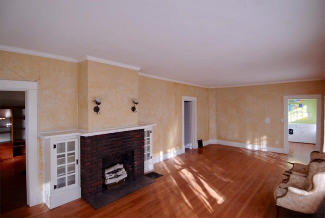 Photo - 330 Rollston Ave House