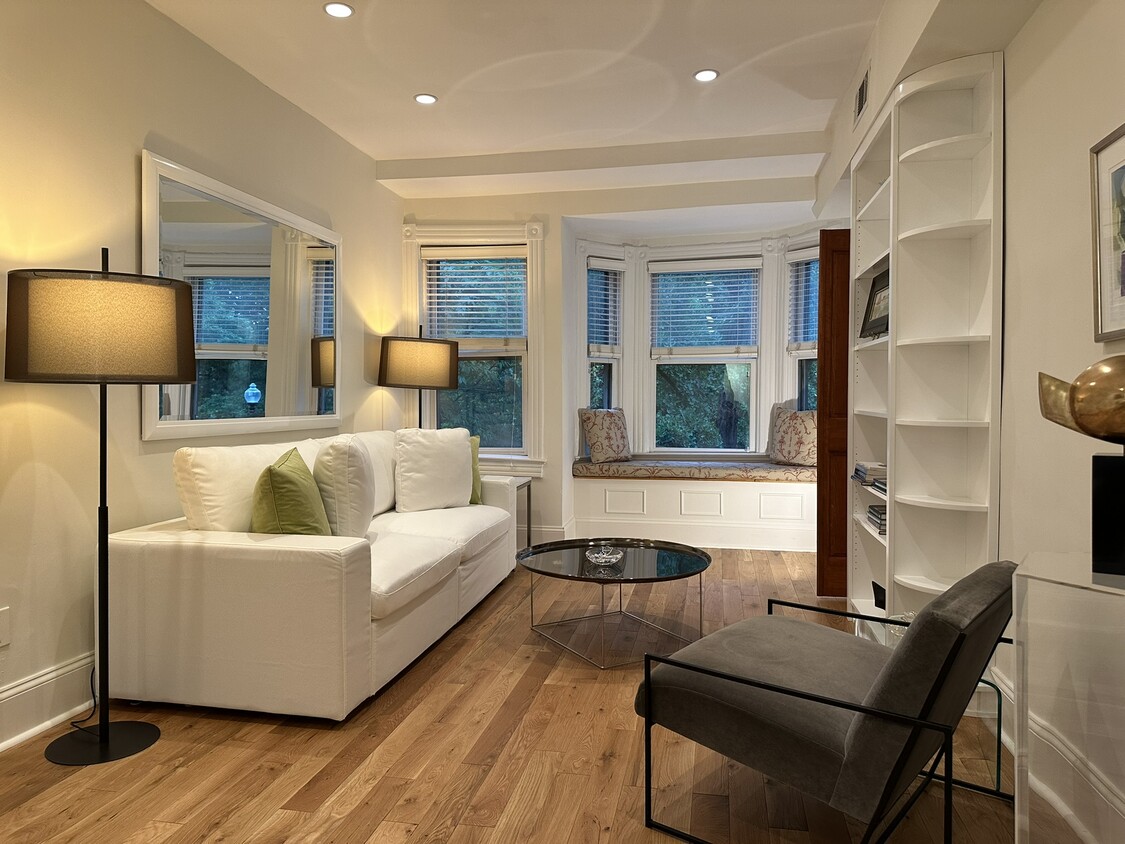 Photo - 3042 R St NW (Washington, DC)