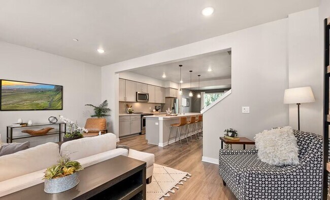 Foto del edificio - Modern Lake Stevens Townhome with A/C & 2-Car Garage