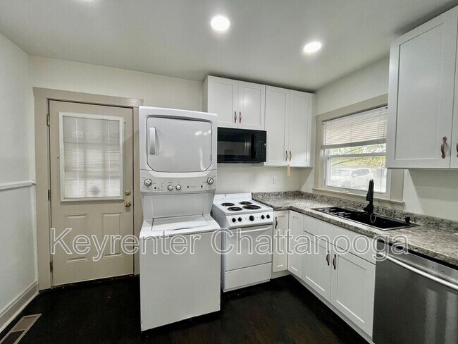 Foto del edificio - 3615 Anderson Ave