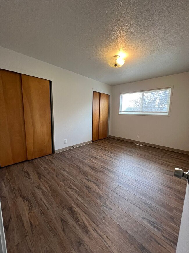 Foto del edificio - Three Bedroom, 1.5 Bathroom Home - Newly R...