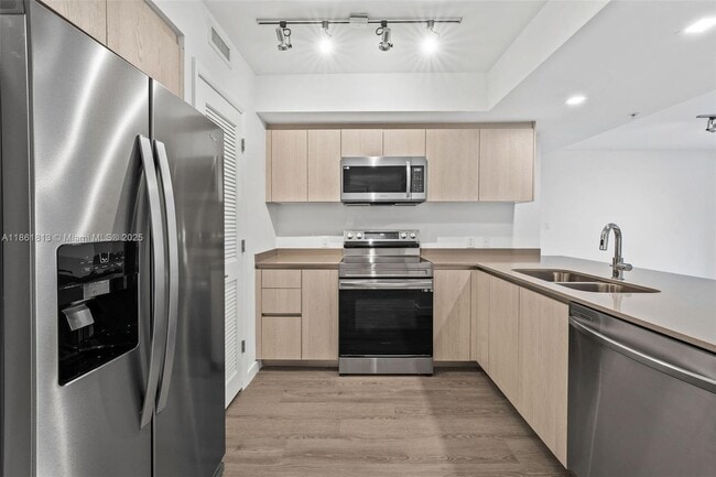 Foto del edificio - 1500 Bay Rd