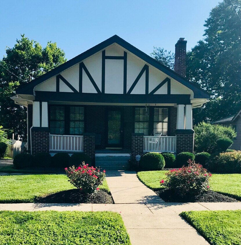 Primary Photo - 809 Sunset Dr