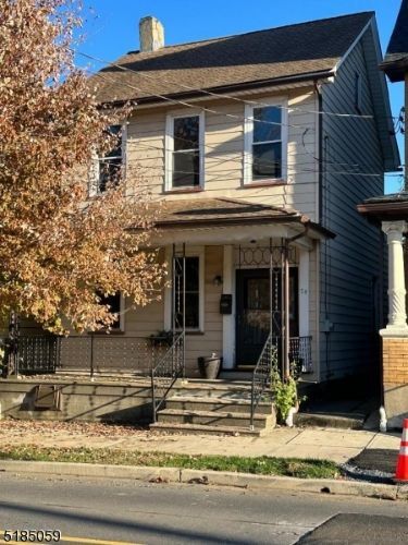 Foto principal - 74 Heckman St