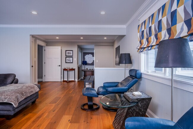 Foto del edificio - 10 N Pistakee Lake Rd