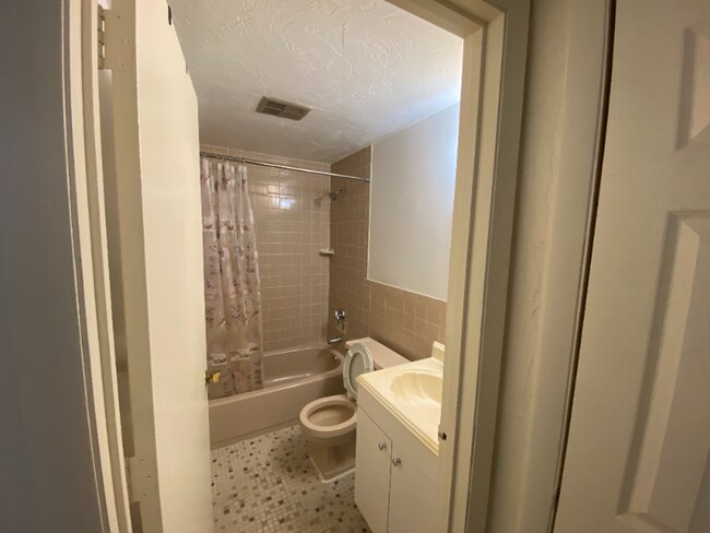 Foto del edificio - 20 Erick Rd