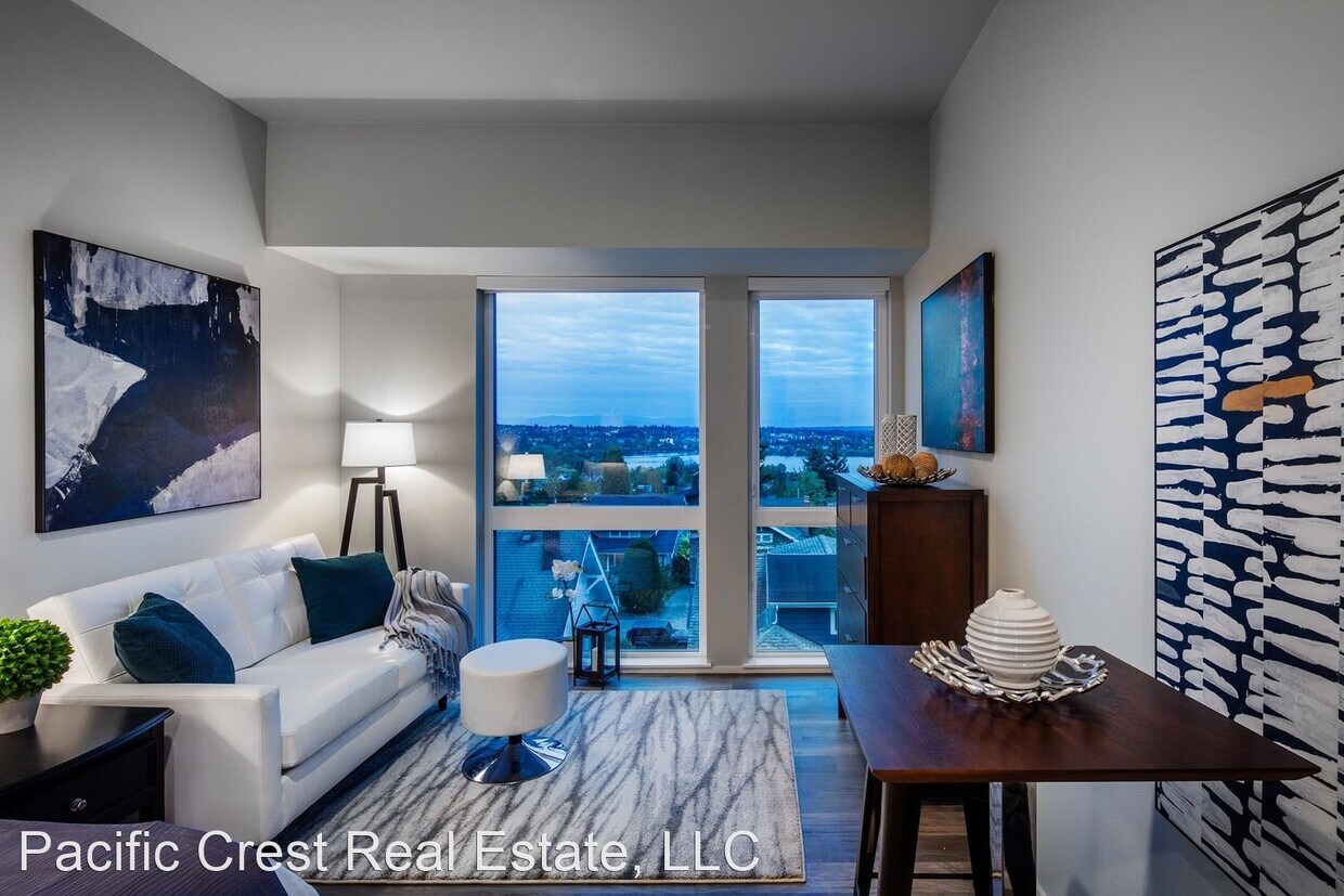 Foto principal - 6726 Greenwood Ave N