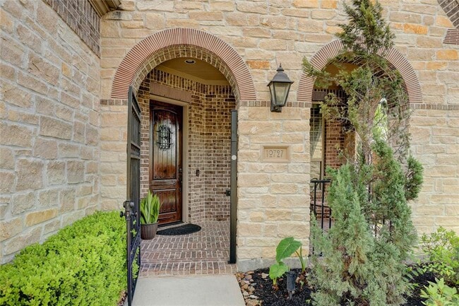 Building Photo - 10727 Stone Isle Ct