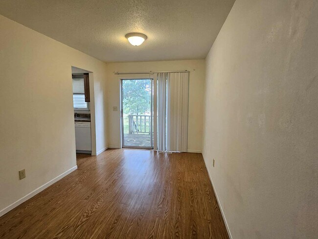 Foto del edificio - 205 Country Villa Ln