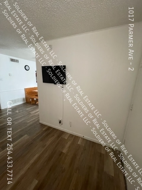 Building Photo - 1017 Parmer Ave