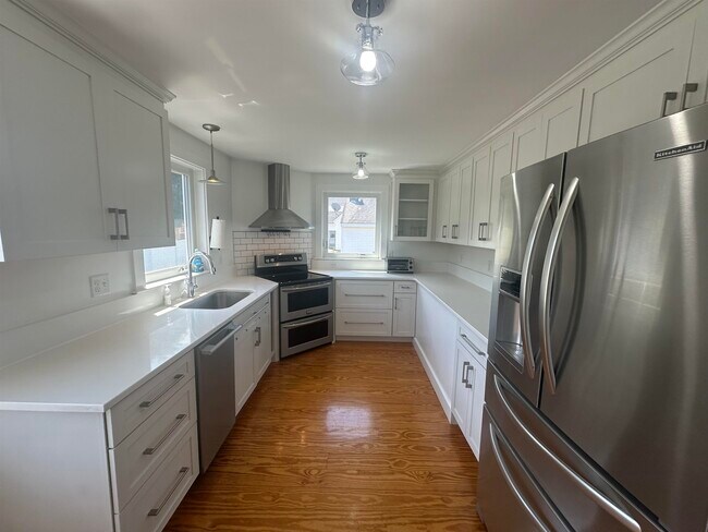 Building Photo - 411 Cutts Ave
