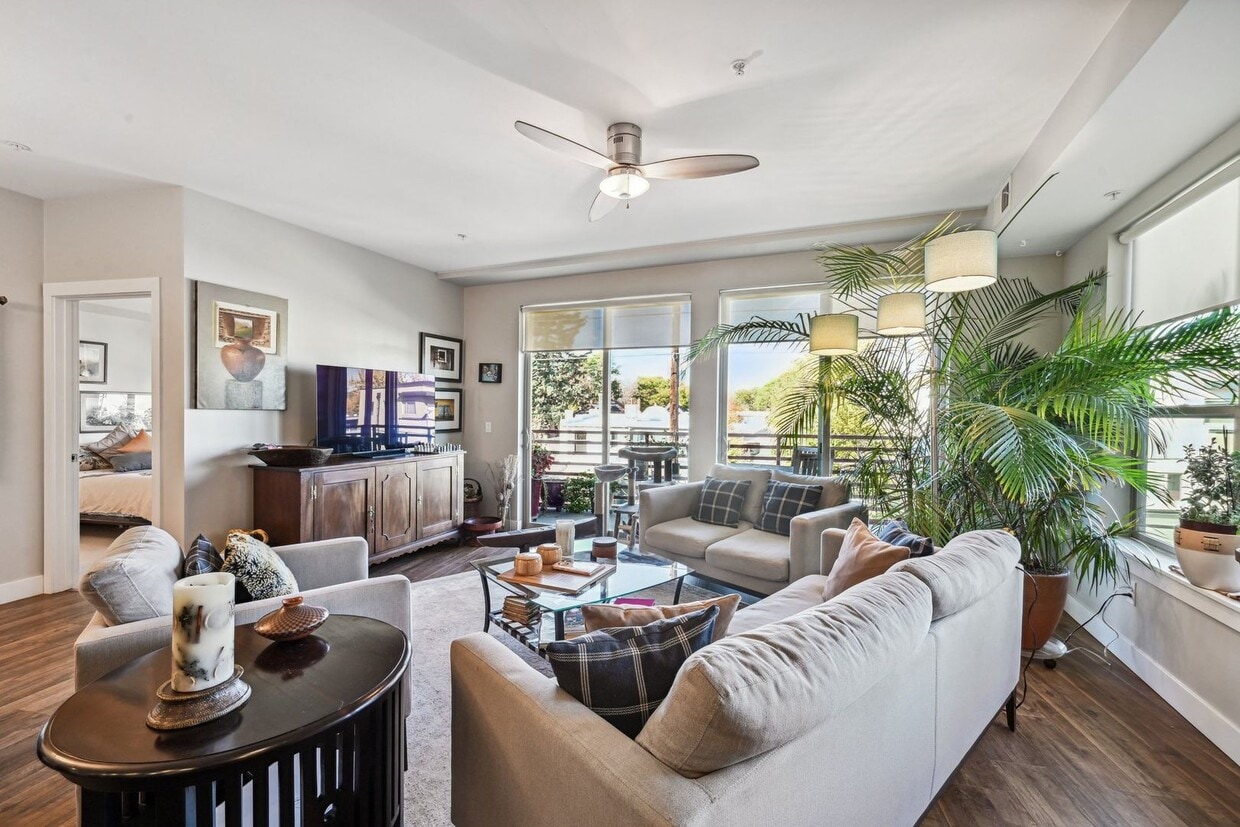 Luxury Living in City Park! Large 2Bd/2Ba - Luxury Living in City Park! Large 2Bd/2Ba