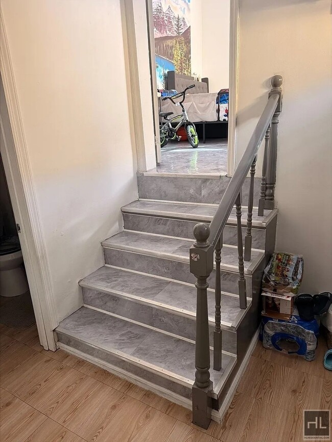 Building Photo - W 15th St