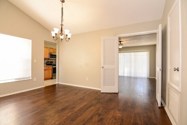 Foto del edificio - 1428 High Knoll Dr