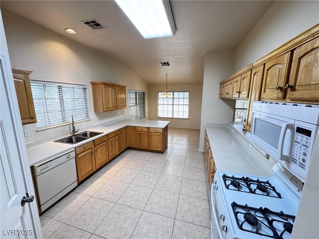 Foto del edificio - 5117 Elm Grove Dr