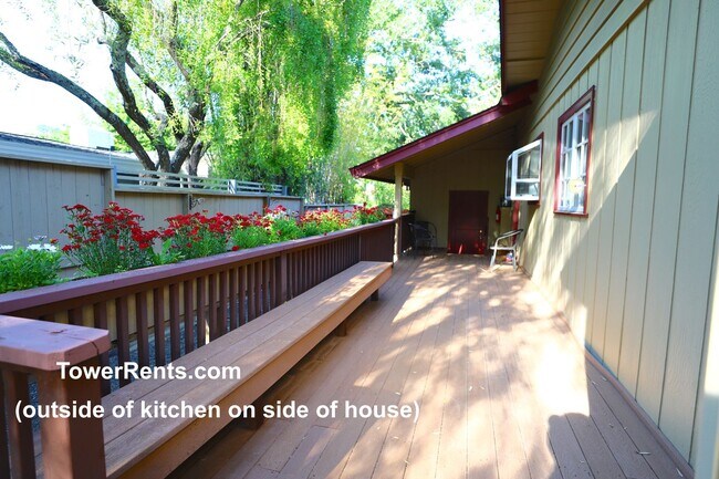 Foto del edificio - Santa Rosa: 3 bedroom, 2 1/2 bath Home wit...